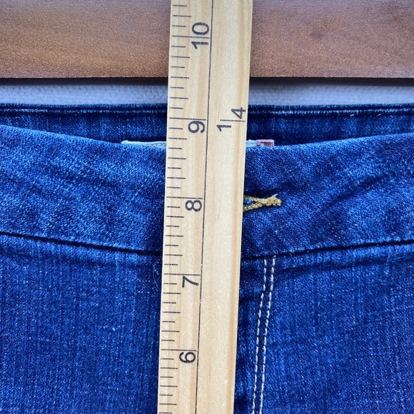 Levis 545 Capri Jeans Womens 6 Blue Dark Wash Low Rise Cropped Denim Pants - Picture 3 of 9